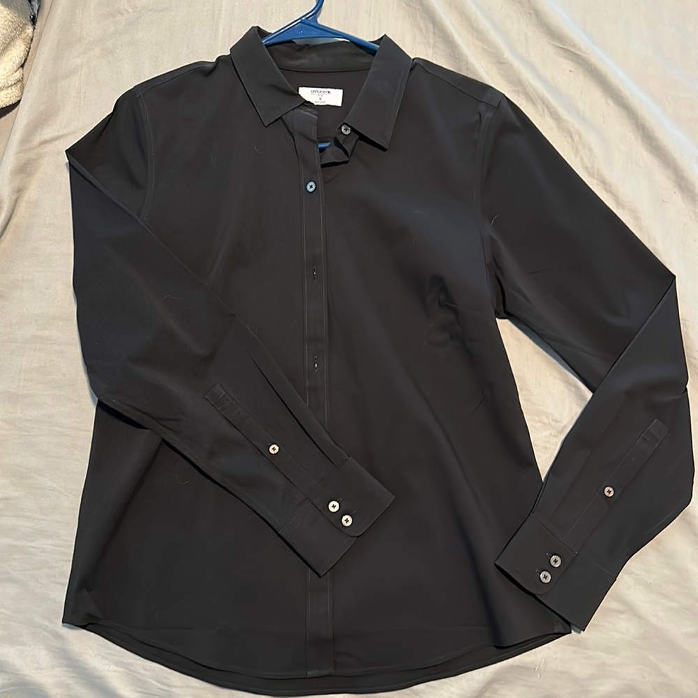 Black Untuckit Women’s Button Up Shirt Size 8